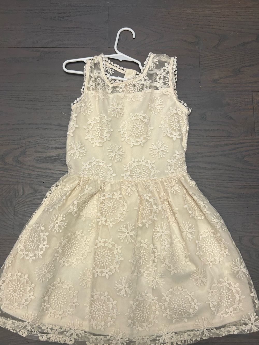 btween Ivory Floral Lace Party Dress